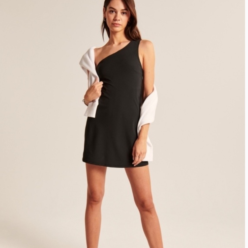 Abercrombie & Fitch Black One-Shoulder Tennis Dress